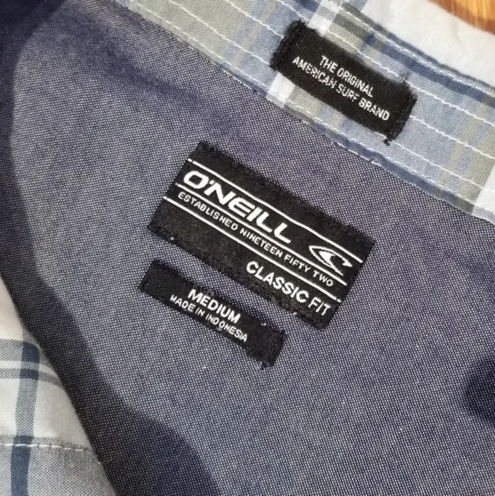 O'Neil button down shirt‎ med